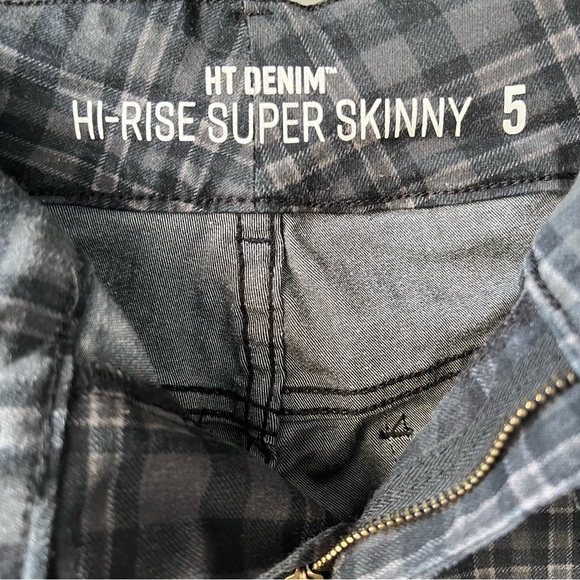 Hot Topic High Rise Super Skinny Denim size 5 Sold Out style/colour - Picture 5 of 8